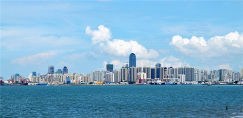 奶茶加盟连锁哪家有前景，鲜茶道品牌实力怎么样